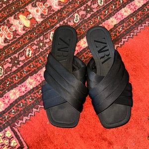 Zara black sandals 🖤